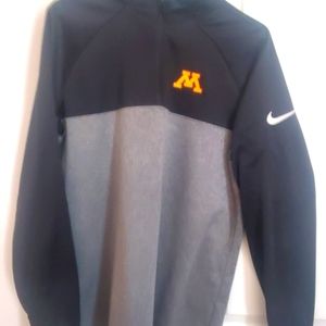 University of Minnesota Nike pullover jacket.  Size Mens Medium.